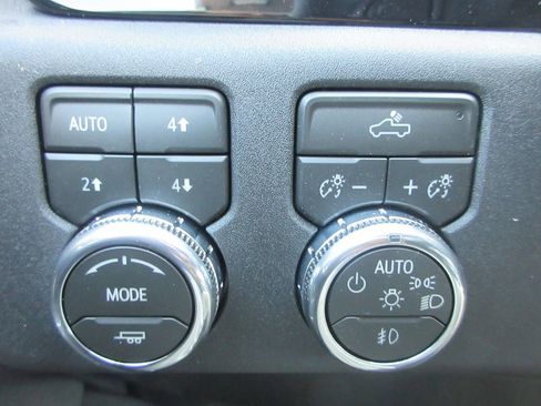 New 2026 GMC Sierra 2500 SLE image 17