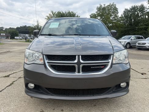 Used 2017 Dodge Grand Caravan SXT FWD image 8