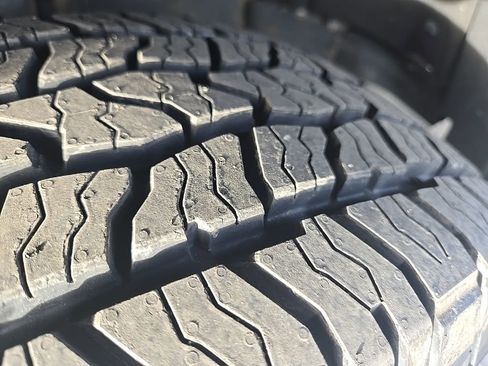 Used 2018 Ford F150 Platinum w/ Equipment Group 701A Luxury image 45