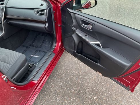 Used 2017 Toyota Camry LE FWD image 20