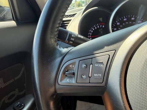 Used 2013 Kia Soul + w/ Audio Pkg FWD image 17