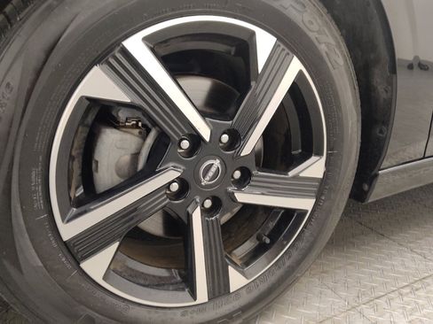 Used 2024 Nissan Sentra SV FWD image 31