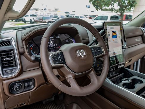 Used 2025 RAM 3500 Laramie image 17