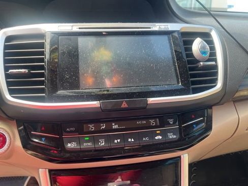 Certified 2017 Honda Accord EX-L image 5