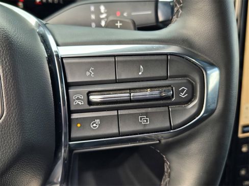 Used 2025 GMC Yukon XL Denali image 22