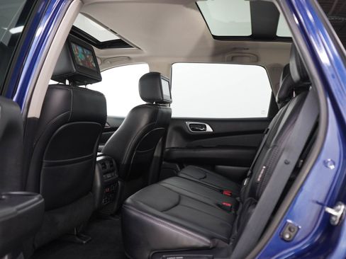 Used 2020 Nissan Pathfinder Platinum AWD/4WD image 19