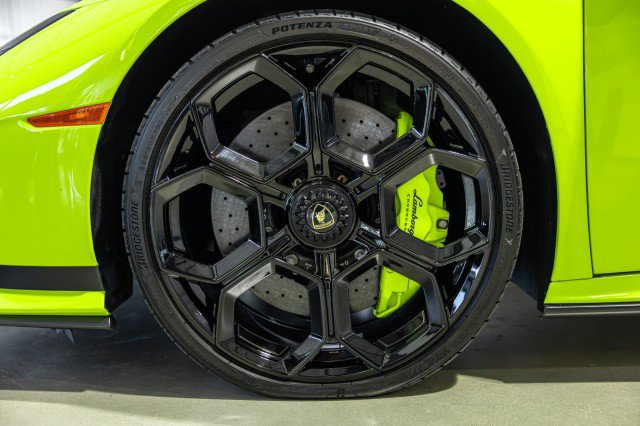 Used 2023 Lamborghini Huracan Tecnica RWD image 33