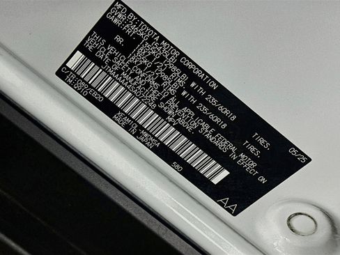 Used 2025 Toyota bZ4X FWD image 12