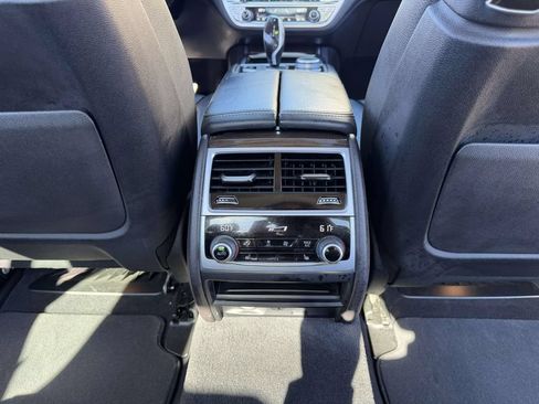 Used 2022 BMW 740i xDrive AWD/4WD image 17
