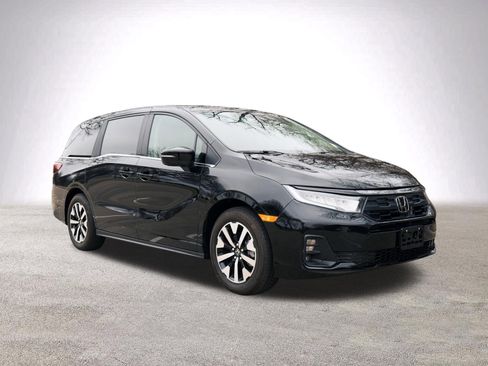 Certified 2025 Honda Odyssey EX-L image 2