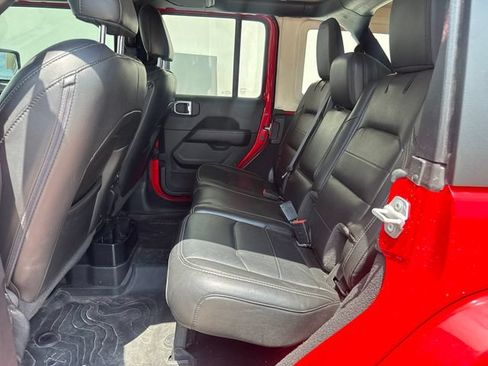 Used 2022 Jeep Wrangler Unlimited Sahara w/ LED Lighting Group AWD/4WD image 19