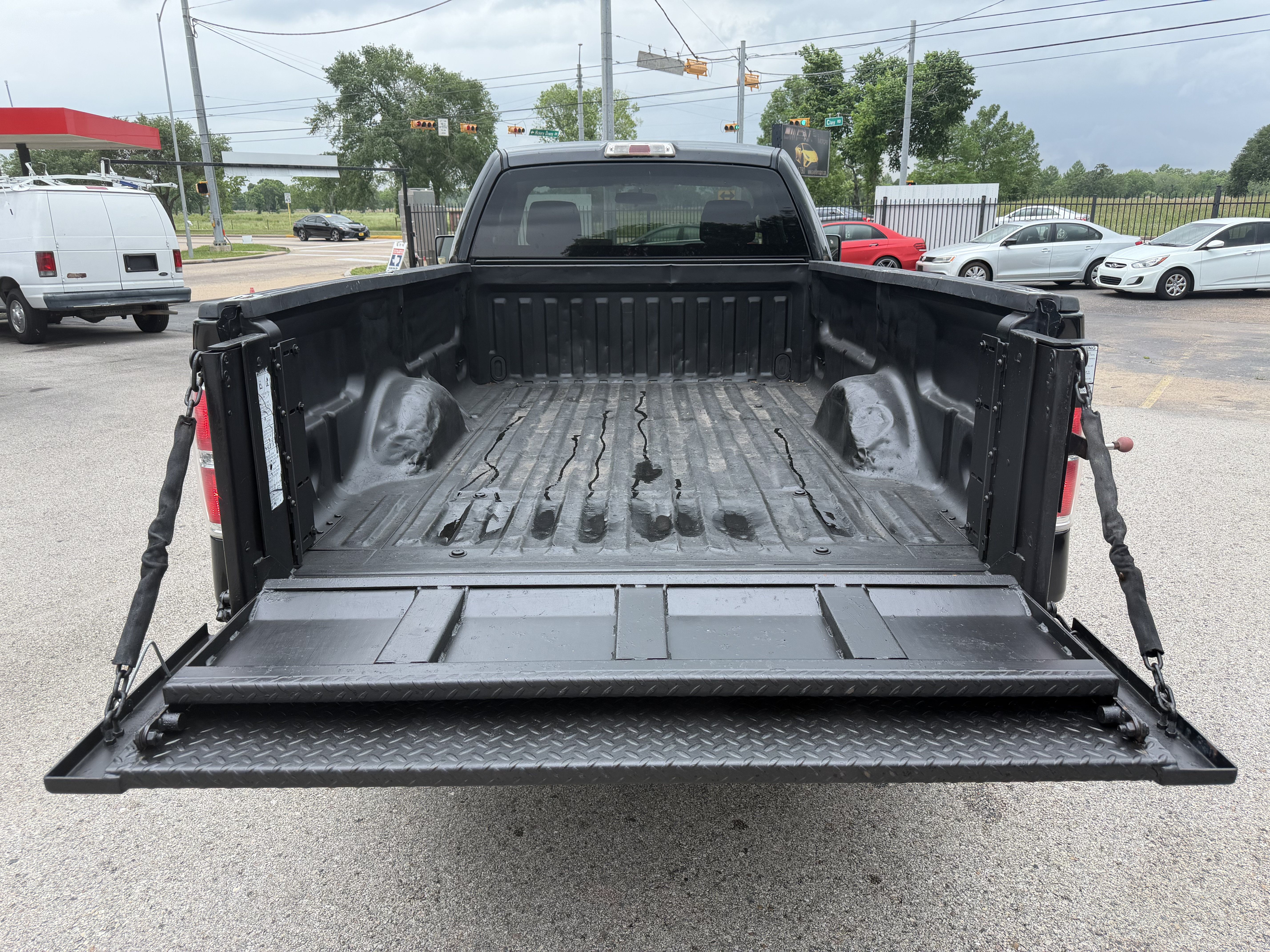 Used 2010 Ford F150 XL RWD image 4