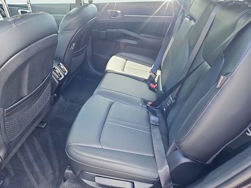 Certified 2025 Kia Sorento S AWD/4WD image 27