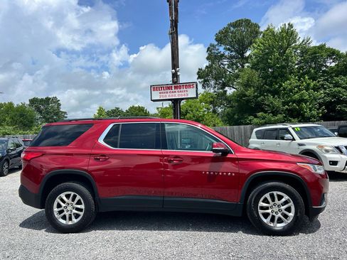 Used 2019 Chevrolet Traverse LT FWD image 3