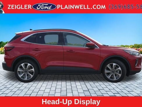 Used 2023 Ford Escape Platinum w/ Premium Technology Package AWD/4WD image 6