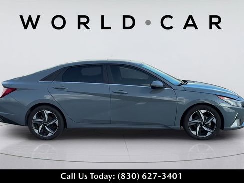 Used 2022 Hyundai Elantra SEL w/ Convenience + Premium Package FWD image 17