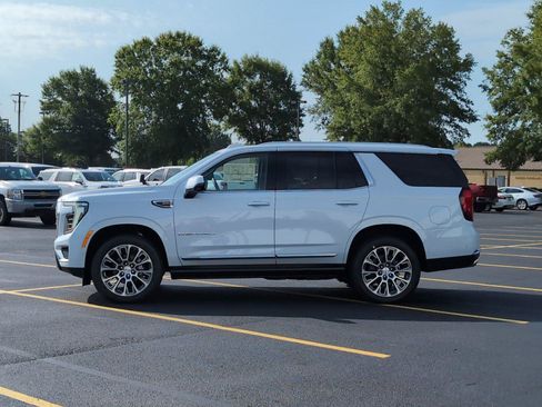 New 2026 GMC Yukon Denali w/ Denali Reserve Package AWD/4WD image 2
