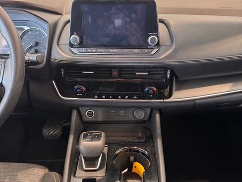 Used 2023 Nissan Rogue SV FWD image 10