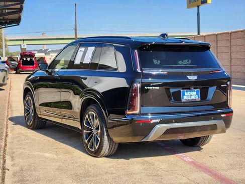 Used 2026 Cadillac Vistiq Sport w/ LPO, Floor Liner Package image 4