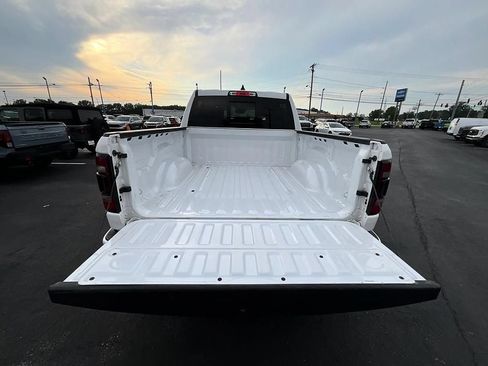 Used 2022 RAM 1500 Laramie AWD/4WD image 7
