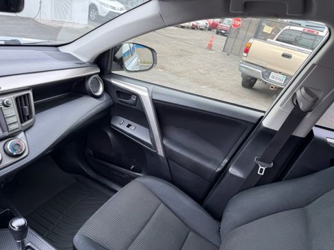 Used 2014 Toyota RAV4 LE FWD image 18