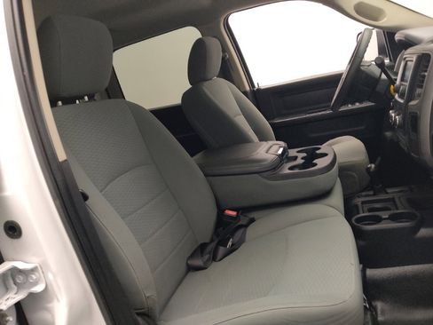 Used 2018 RAM 2500 Tradesman w/ Chrome Appearance Group image 21