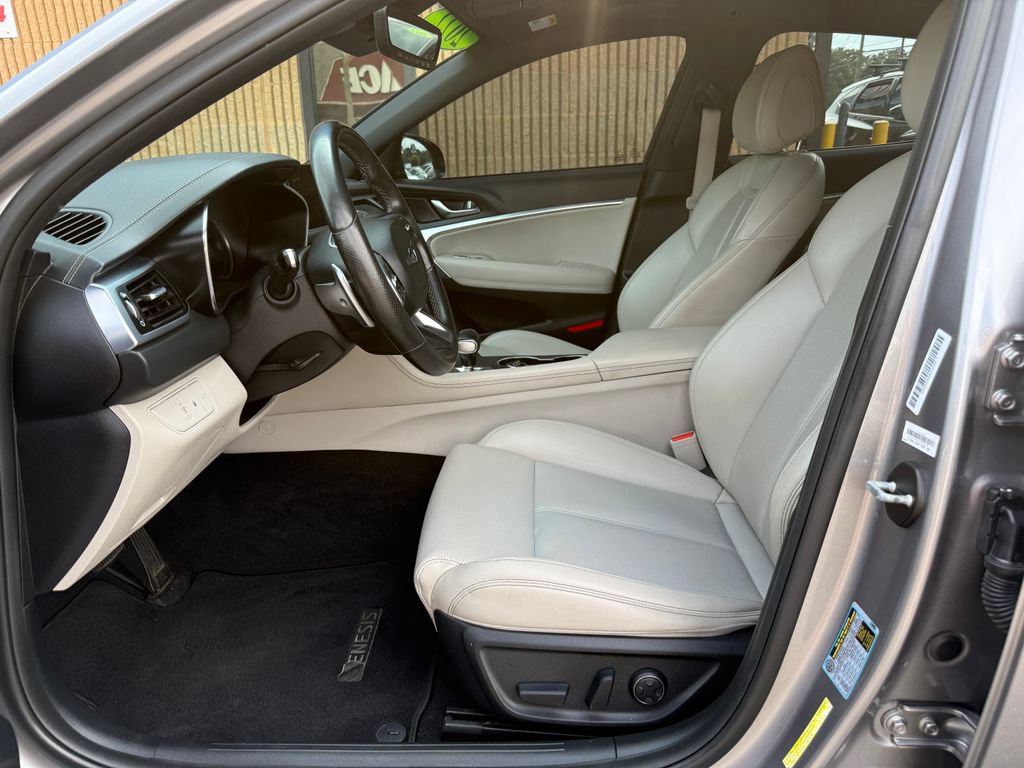 Used 2022 Genesis G70 2.0T RWD image 13