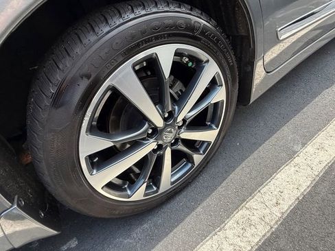 Used 2016 Nissan Altima 2.5 SR w/ LED Appearance Package FWD image 8