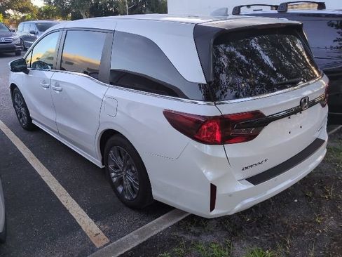 Used 2026 Honda Odyssey Touring image 4