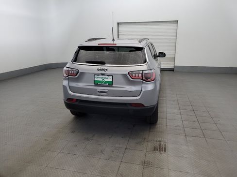Used 2018 Jeep Compass Latitude FWD image 7