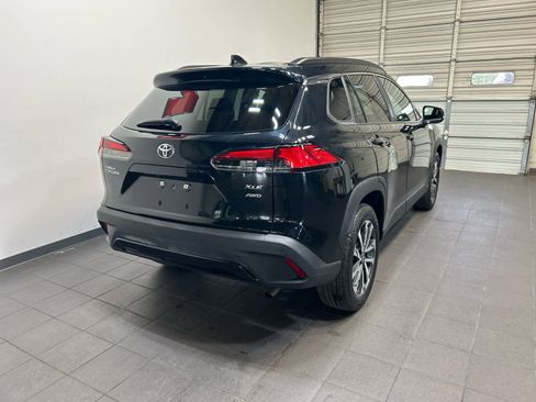 Used 2023 Toyota Corolla Cross XLE AWD/4WD image 3