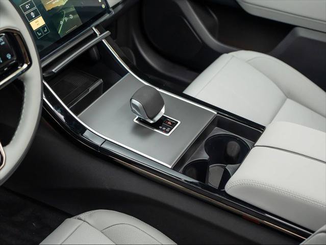 New 2026 Land Rover Range Rover Velar S AWD/4WD image 25
