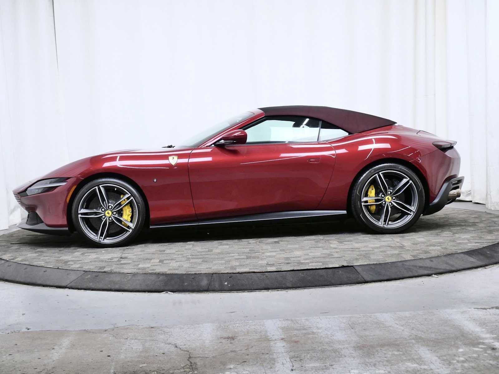 Certified 2025 Ferrari Roma Spider RWD image 2