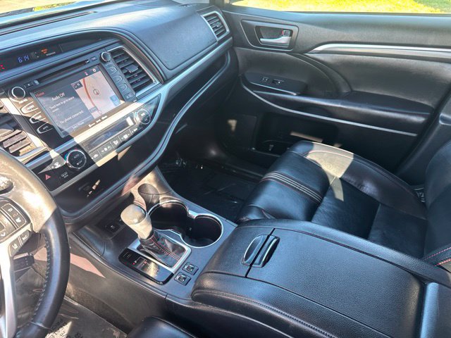 Used 2019 Toyota Highlander SE AWD/4WD image 27