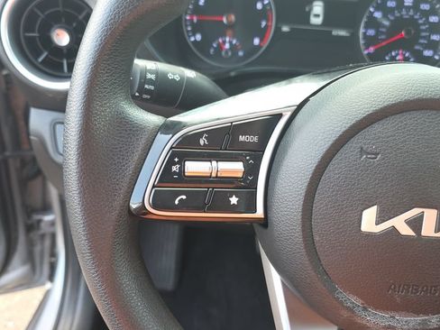 Used 2024 Kia Forte LXS FWD image 15
