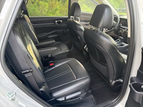 Used 2025 Kia Sorento EX FWD image 18