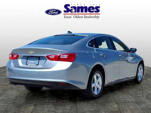Used 2024 Chevrolet Malibu LT FWD image 3