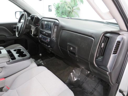 Used 2018 Chevrolet Silverado 1500 Custom w/ Custom Value Package image 9
