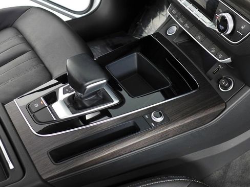 Used 2022 Audi Q5 2.0T Premium w/ Convenience Package image 15