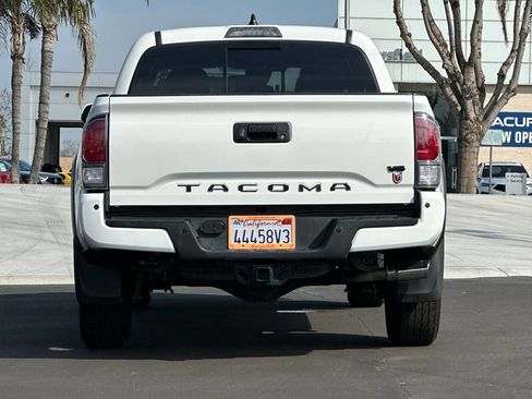 Used 2021 Toyota Tacoma TRD Off-Road w/ Technology Package image 5
