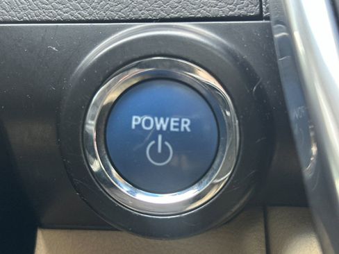 Used 2016 Toyota Camry XLE w/ Moonroof Package image 24