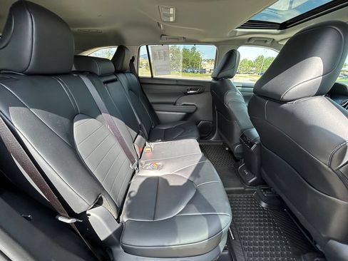 Used 2026 Toyota Highlander XLE AWD/4WD image 29