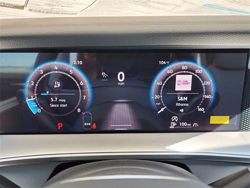 New 2025 Volkswagen Tiguan SE image 25