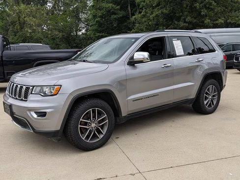 Used 2017 Jeep Grand Cherokee Limited AWD/4WD image 7