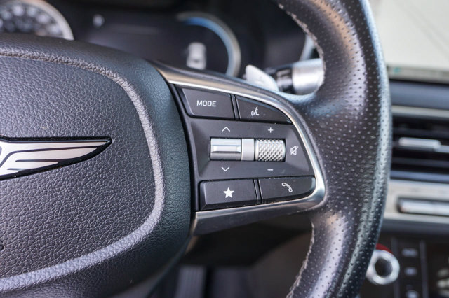 Used 2025 Genesis G70 2.5T RWD image 21