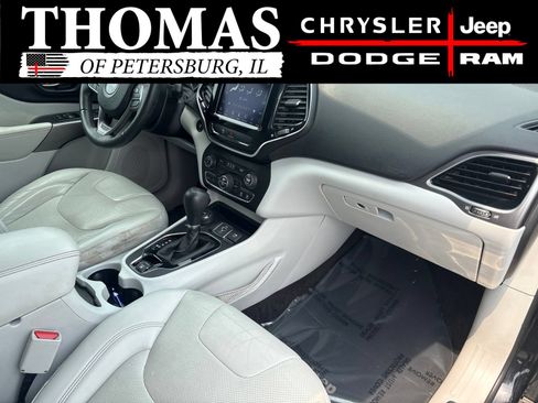 Used 2019 Jeep Cherokee Limited AWD/4WD image 27