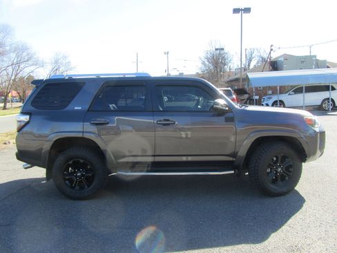 Used 2015 Toyota 4Runner SR5 Premium image 11