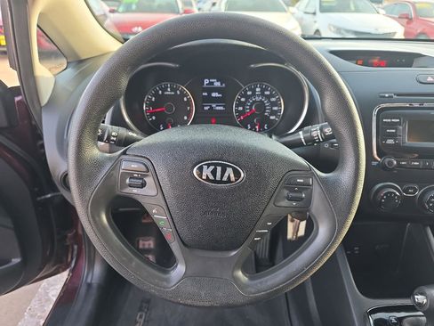 Used 2017 Kia Forte LX image 14