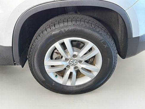 Used 2015 Volkswagen Tiguan S image 26