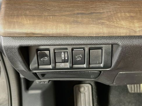 Used 2023 Subaru Outback Touring AWD/4WD image 10